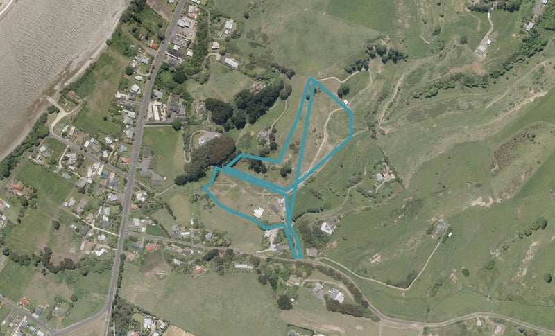 33 Ngatarua North Road, PUTIKI, WHANGANUI - Carousel 1