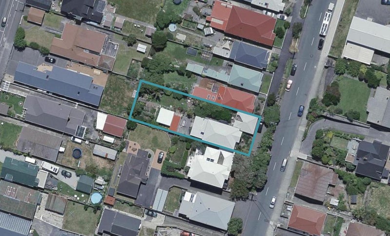 178 Clyde Street, Island Bay, Wellington - Carousel 1