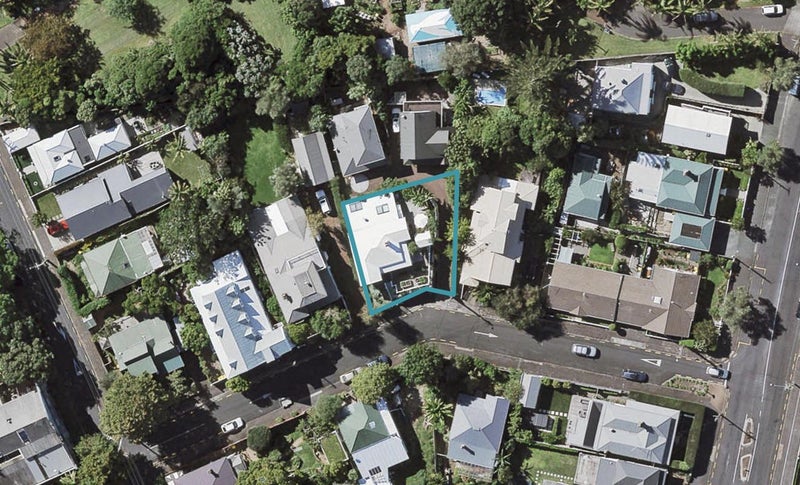 4 Cracroft Street, Devonport, Auckland - Carousel 1