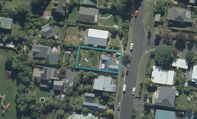 11B Wharfdale Street, Macandrew Bay, Dunedin - Carousel 1