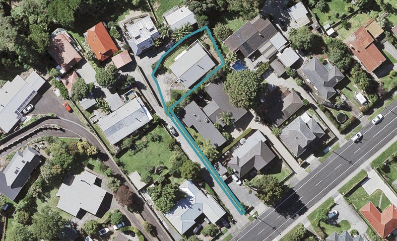 22 Hutchinsons Road, Bucklands Beach, Auckland - Carousel 1