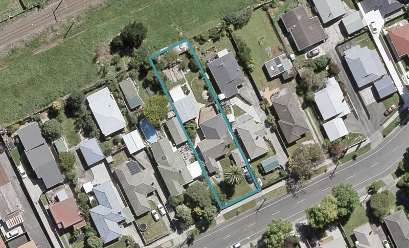 20 Seddon Street, Wallaceville, Upper Hutt - Carousel 1