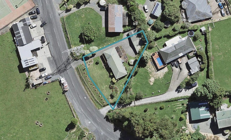 2323 Hunua Road, Papakura - Carousel 1