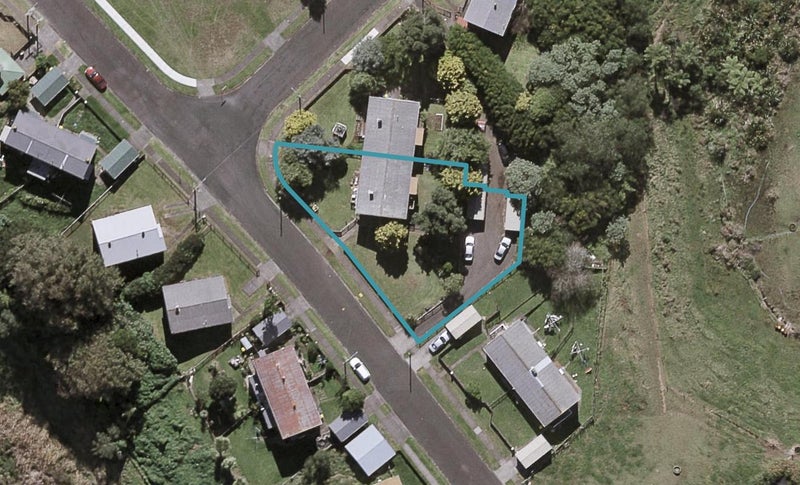 76 Banks Street, Marfell, New Plymouth - Carousel 1