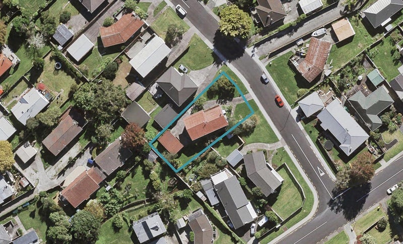 4 Compton Street, Hillcrest, Auckland - Carousel 1