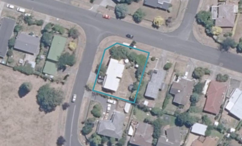 16 Park Place, Richmond Heights, Taupo - Carousel 1
