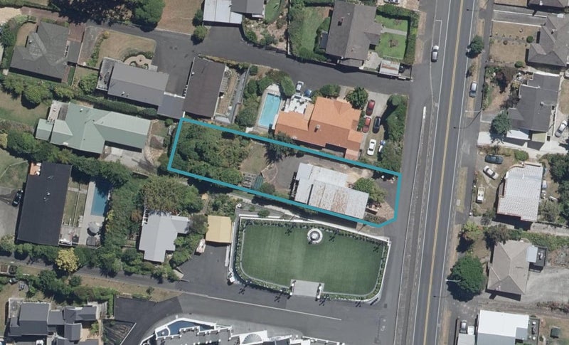 92 Pembroke Street, Hamilton Lake, Hamilton - Carousel 1