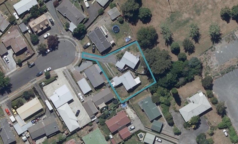16A Crescent Court, Melville, Hamilton - Carousel 1