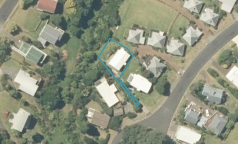 106A The Grove, Onemana, Whangamatā - Carousel 1