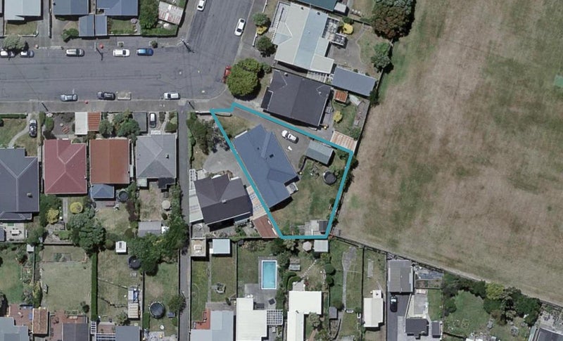 42 Puru Crescent, Lyall Bay, Wellington - Carousel 1
