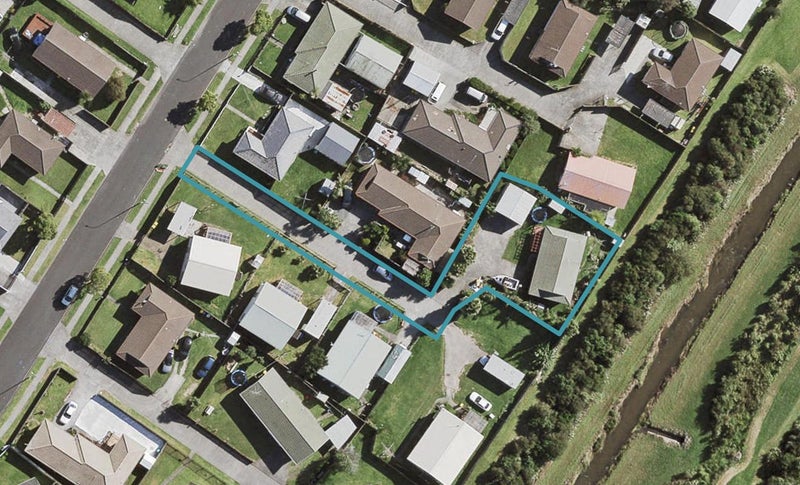 32A Trimdon Street, Randwick Park, Auckland - Carousel 1