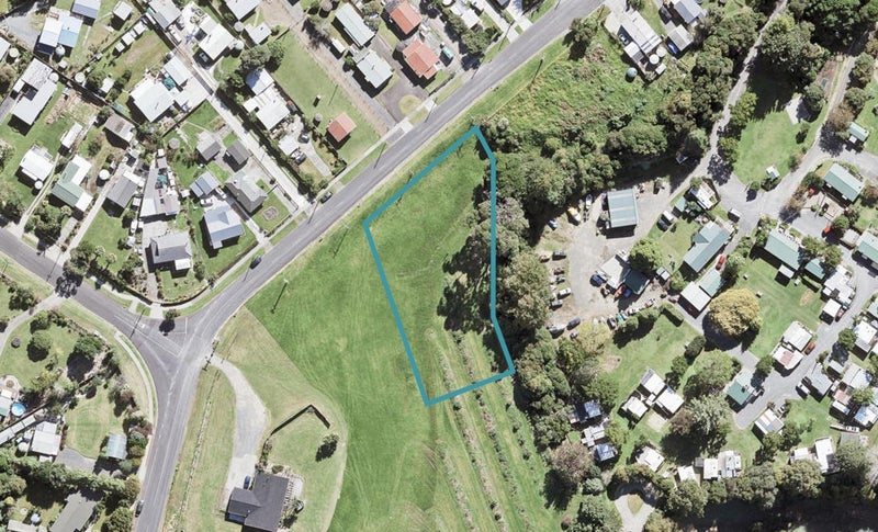 24 Orere Point Road, Ōrere Point - Carousel 1