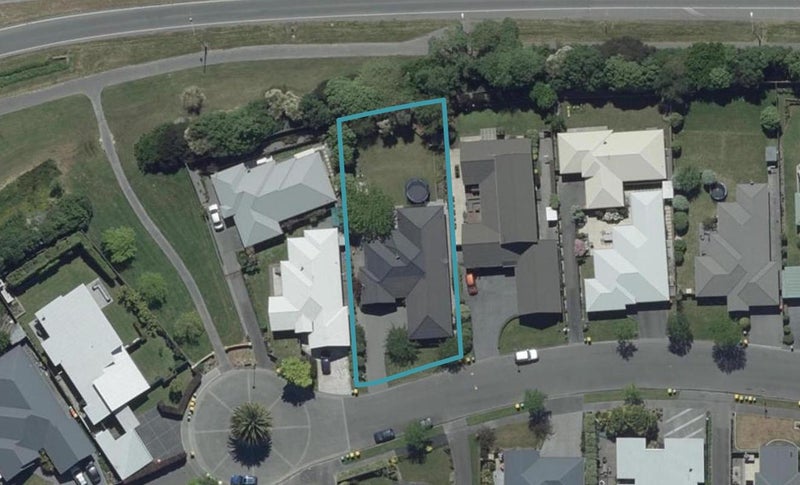 15 Havana Gardens, Shirley, Christchurch - Carousel 1