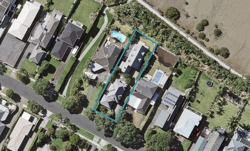 2/17 Riverlea Avenue, Pakuranga, Auckland - Carousel 1