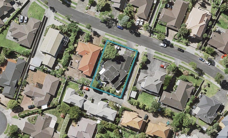 37 Simmental Crescent, Somerville, Manukau - Carousel 1