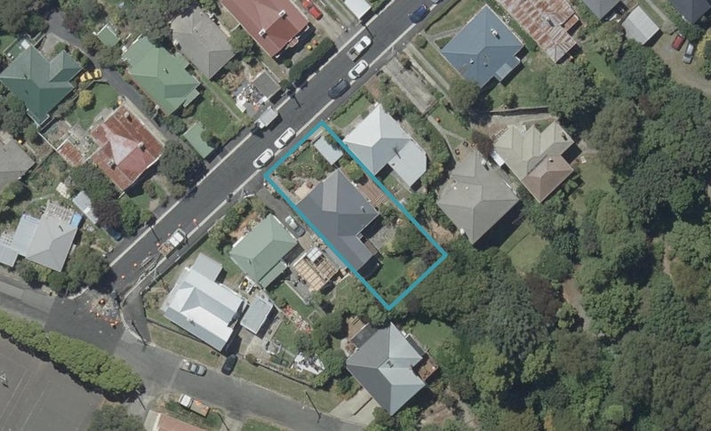 10 Warden Street, Opoho, Dunedin - Carousel 1