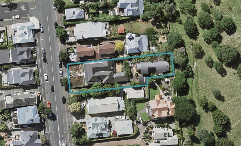 2/90 Victoria Road, Devonport, Auckland - Carousel 1