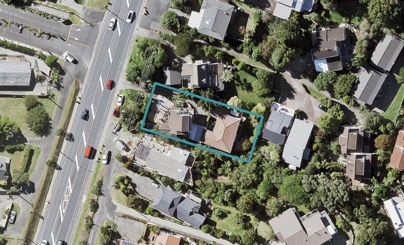 2/683 East Coast RD, Browns bay, Auckland - Carousel 1