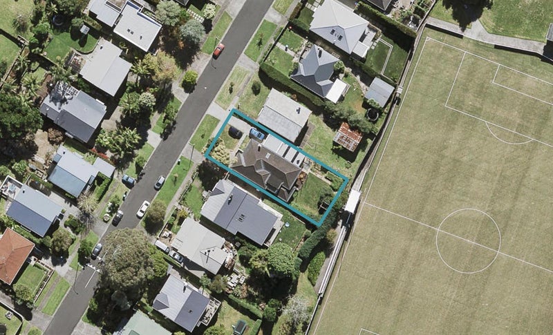 28 Huntingtree Avenue, Sandringham, Auckland - Carousel 1