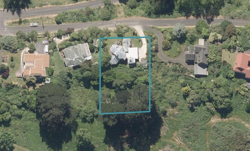 18 Shakespeare Road, Bastia Hill, Whanganui - Carousel 1