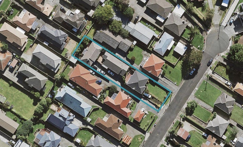 12 Clinker Street, Three Kings, Auckland - Carousel 1