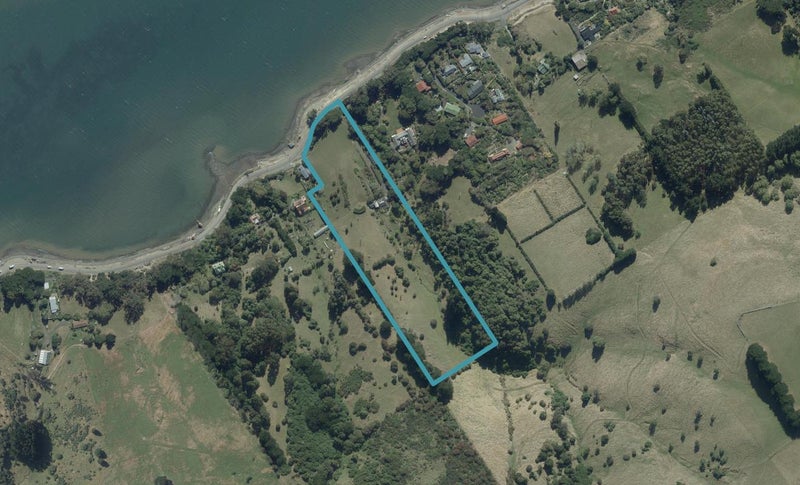 396 Portobello Road, Macandrew Bay, Dunedin - Carousel 1
