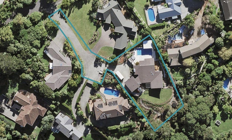 22 Oakford Park Crescent, Greenhithe, Auckland - Carousel 1