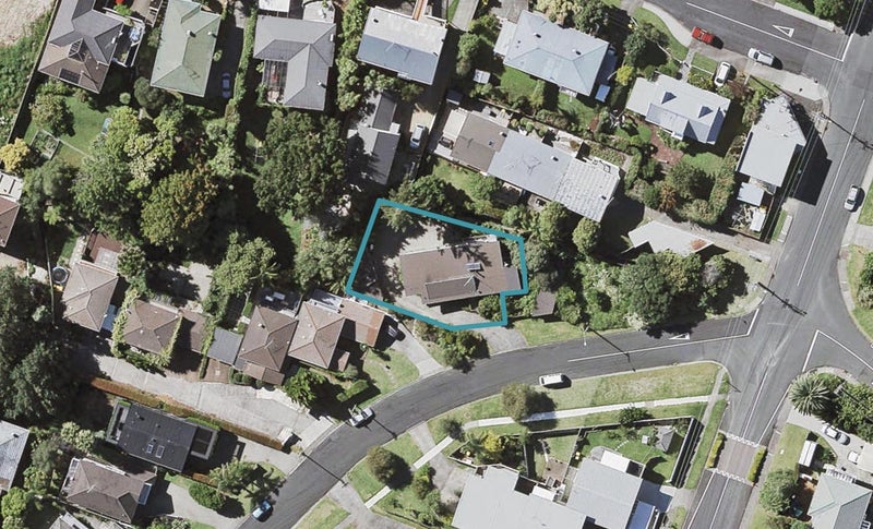 30 Penning Road, Castor Bay, Auckland - Carousel 1