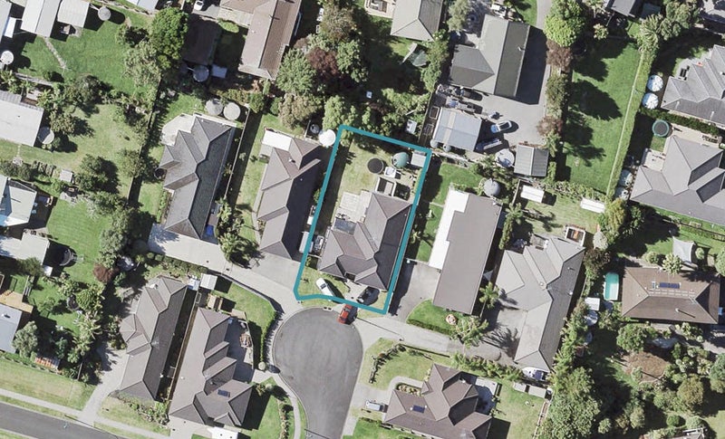 12 Fern Place, Beachlands, Auckland - Carousel 1
