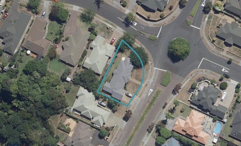 15 Huntington Drive, Huntington, Hamilton - Carousel 1