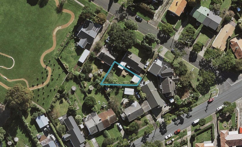 2 Maroa Road, One Tree Hill, Auckland - Carousel 1