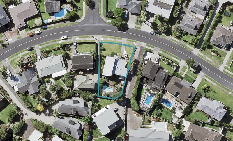 15 Fratley Avenue, Farm Cove, Auckland - Carousel 1