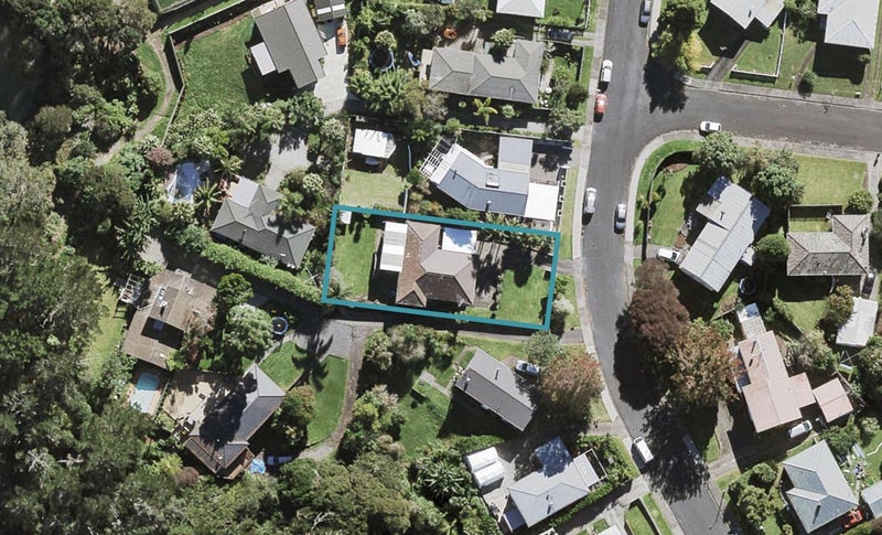 68 Paragon Avenue, Beach Haven, Auckland - Carousel 1