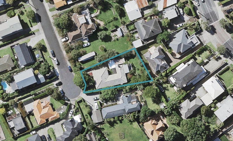 1/12 Maleme Avenue, Belmont, Auckland - Carousel 1