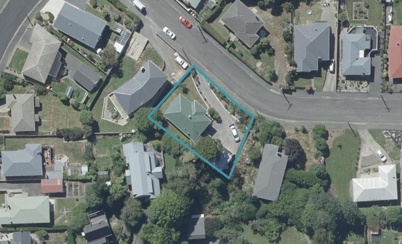 6 Colquhoun Street, Glenross, Dunedin - Carousel 1