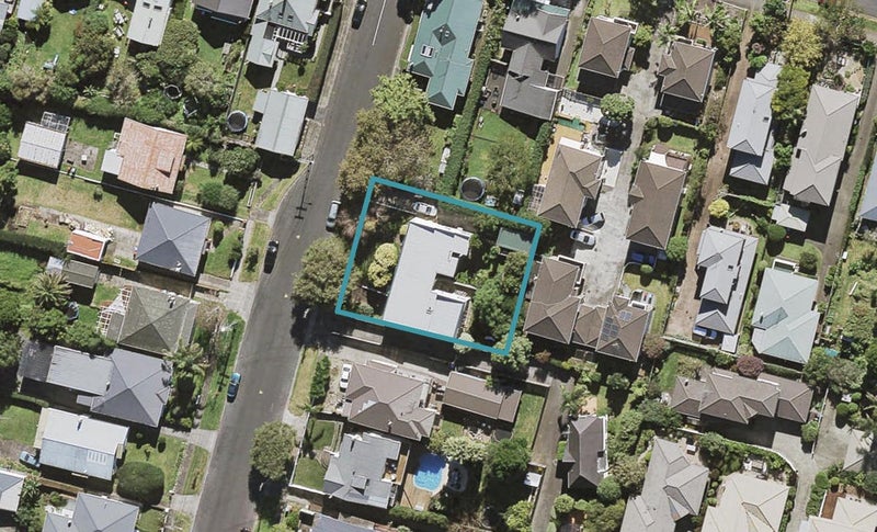 1/2 Whitworth Road, Mount Eden, Auckland - Carousel 1