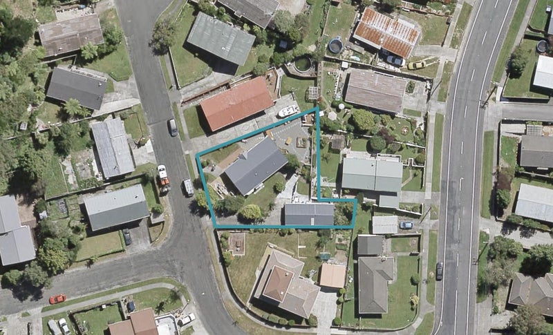 17 Bogle Grove, Stokes Valley, Lower Hutt - Carousel 1