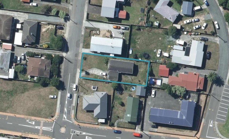 30 Ngatitoa Street, Takapuwahia, Porirua - Carousel 1