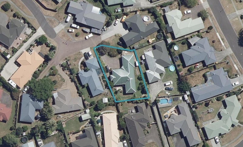 7 Genoa Close, Flagstaff, Hamilton - Carousel 1