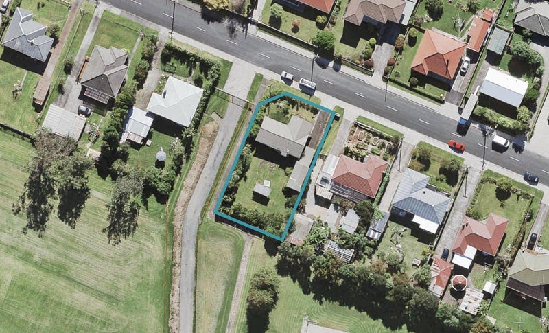 14 Nile Road, Kelston, Auckland - Carousel 1