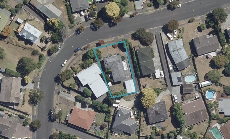 35 Sunnyhills Avenue, Glenview, Hamilton - Carousel 1