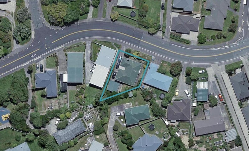 26 Horokiwi Road West, Newlands, Wellington - Carousel 1