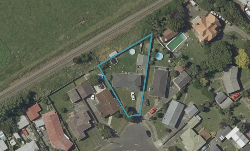 69 Sutherland Crescent, Westbrook, Palmerston North - Carousel 1