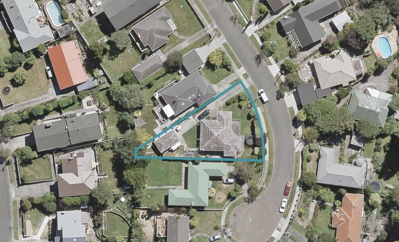 39 Dowling Grove, Silverstream, Upper Hutt - Carousel 1
