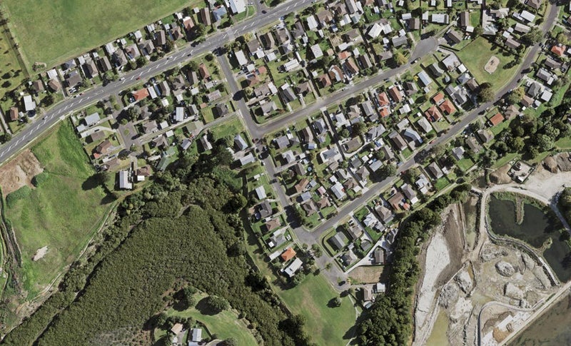 14A Volante Avenue, Wattle Downs, Auckland - Carousel 1