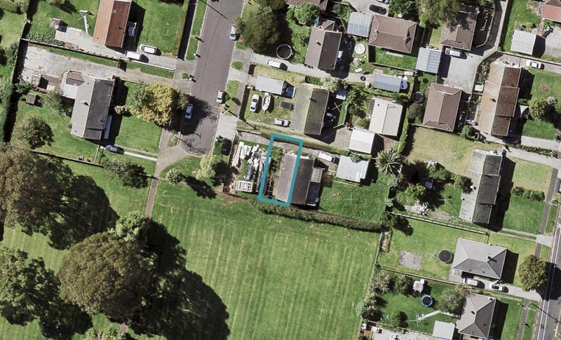 8B Taurima Avenue, Point England, Auckland - Carousel 1