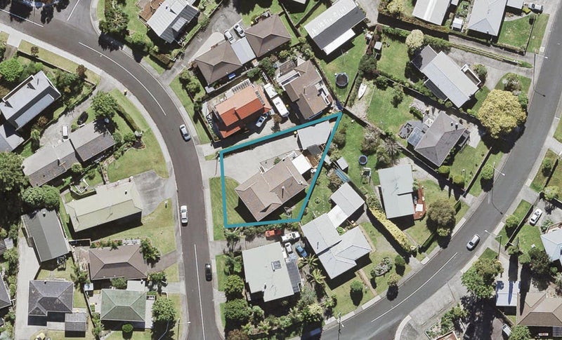 112 Manhattan Heights, Glendene, Auckland - Carousel 1