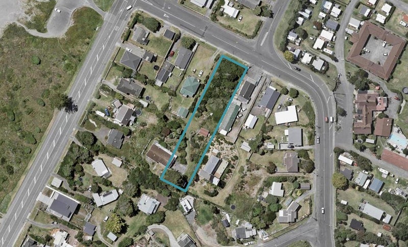 11 Tasman Road, Otaki Beach, Otaki - Carousel 1