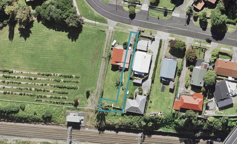 8/61 Clayburn Road, Glen Eden, Auckland - Carousel 1