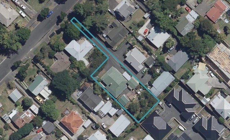 23 Huia Avenue, Forest Lake, Hamilton - Carousel 1